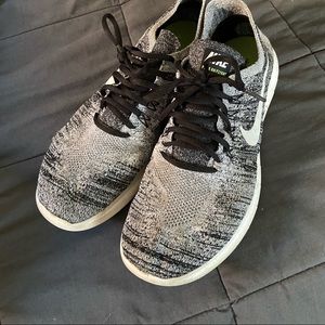 Nike flyknit free run sneakers
